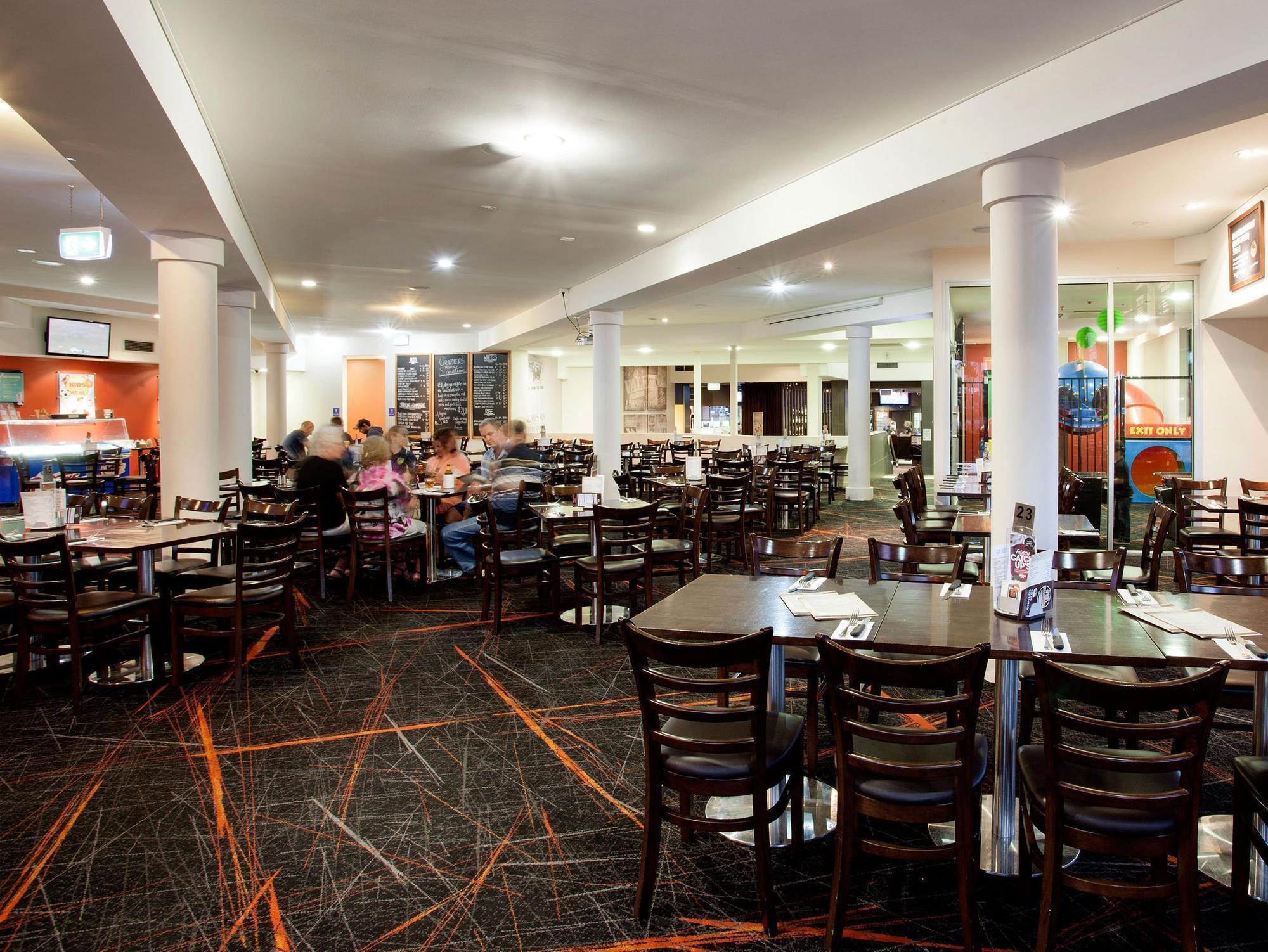 Vale Hotel Townsville Exterior photo