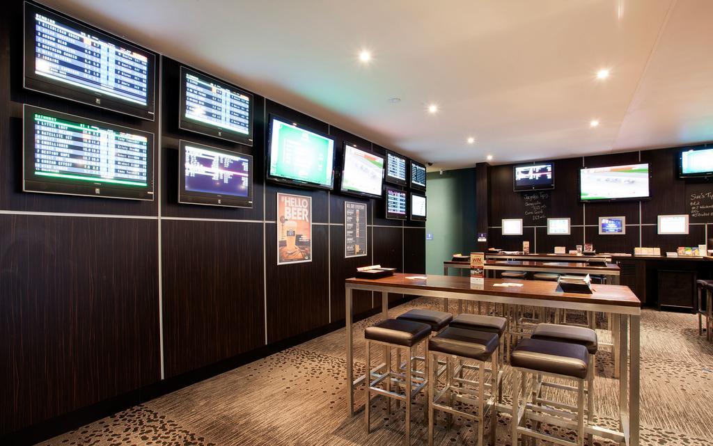 Vale Hotel Townsville Exterior photo