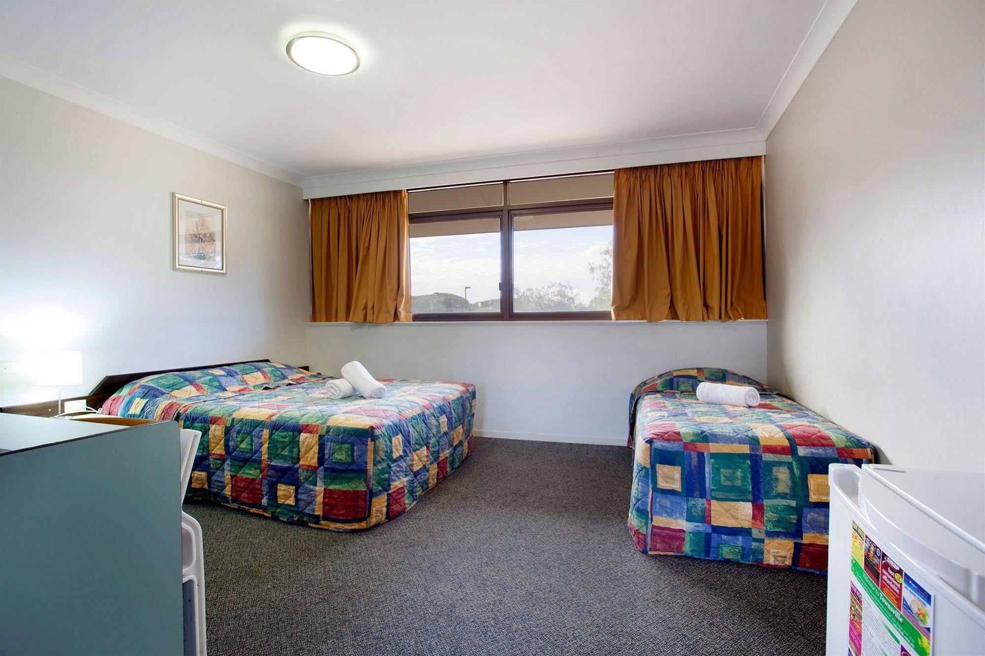 Vale Hotel Townsville Exterior photo
