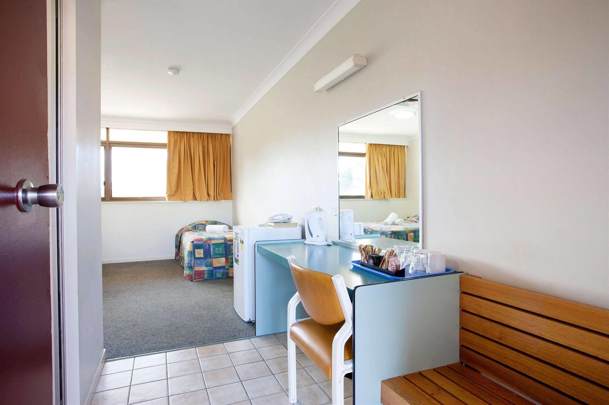 Vale Hotel Townsville Exterior photo